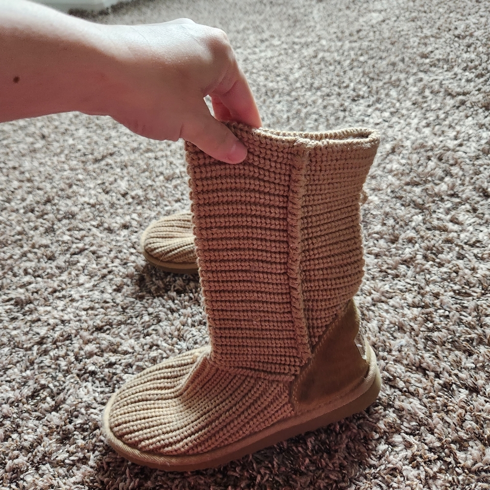 UGG Australia Classic Cardy size 6 boots